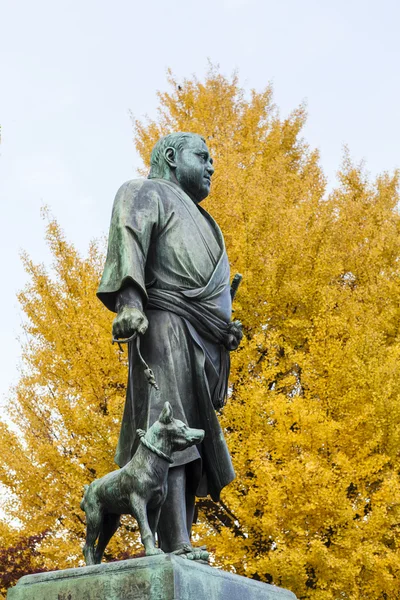 Statue von saigo takamori und seinem hund im ueno park - toko - japan — Stockfoto