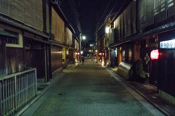 Een rustige straat in de avond in Gion, Kyoto-Japan — Stockfoto