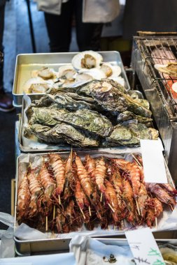 Tsukiji balık Markt Chuo, Tokyo, Japonya içinde alışveriş