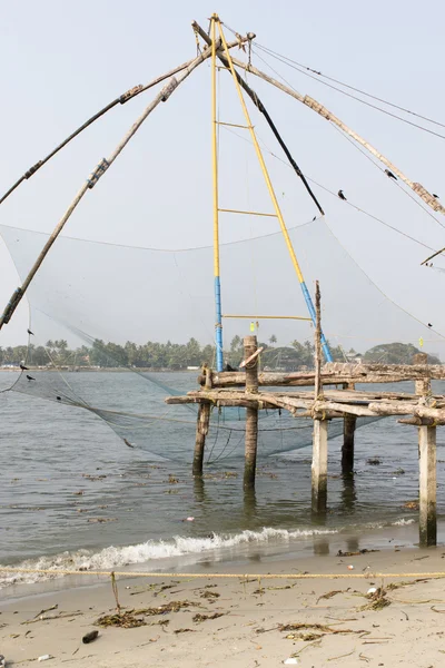 Redes de pesca chinesas (Cheena vala) em fort Kochin, Kerala, sul da Índia — Fotografia de Stock