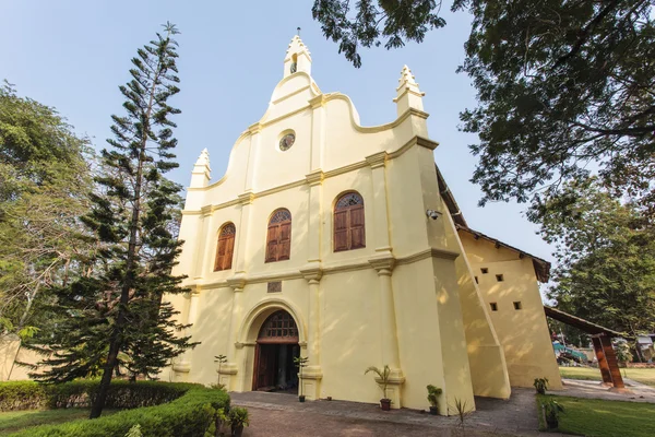 Fachada de la iglesia colonial de San Francisco en Kochin - Kerala - Sur de la India —  Fotos de Stock