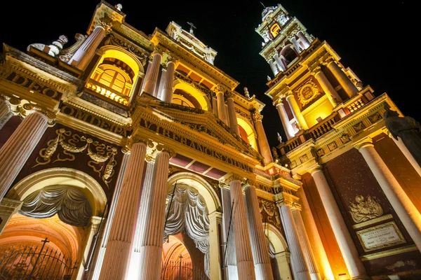 Fasáda kostela Iglesia San Francisco v noci v Salta kapitálu - Salta - severní Argentina — Stock fotografie