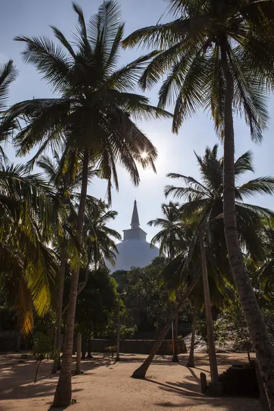 Белая пагода в Михинтале - Шри-Ланка - Азия — стоковое фото