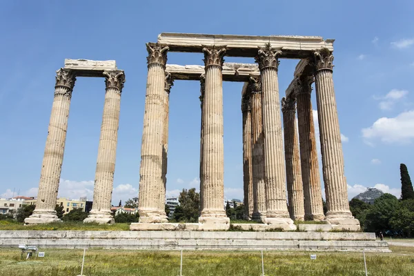 Ruina del templo de Zeus olímpico en Atenas, Grecia — Foto de Stock