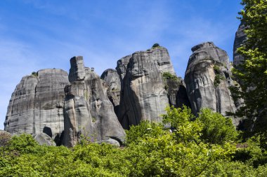 Meteora - bir Unesco Dünya Mirası Merkezi Yunanistan - Avrupa'da siyah kayalar