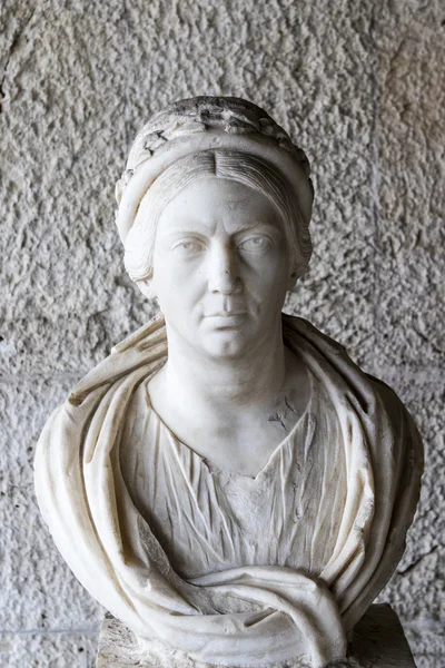 Мраморная голова греческой женщины, Древняя Агора, Афины, Греция — стоковое фото