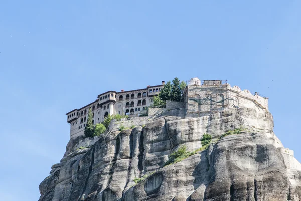 Varlaam 수도원-메 테오 라-는 유네스코 세계 유산 센터 그리스에서-유럽에 있는 바위 위에 높이 자리 잡고 — 스톡 사진