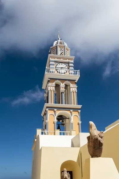 Catedral Católica em Fira - Santorini (Thera) na Grécia — Fotografia de Stock