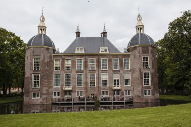 Kasteel Oud Poelgeest Oegstgeest, Hollanda bir ortaçağ kalesi cephe