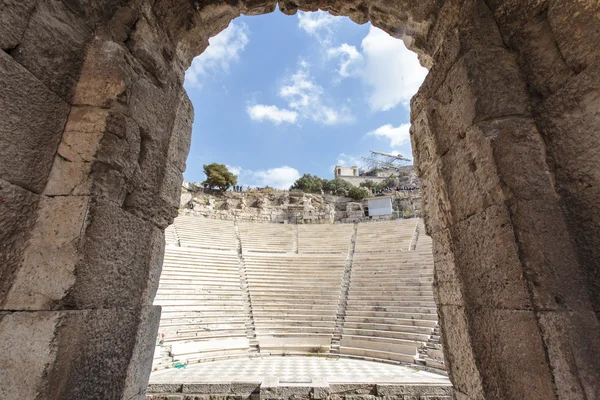 Interior del antiguo teatro griego Odeón de Herodes Atticus en Atenas, Grecia, Europa — Foto de Stock