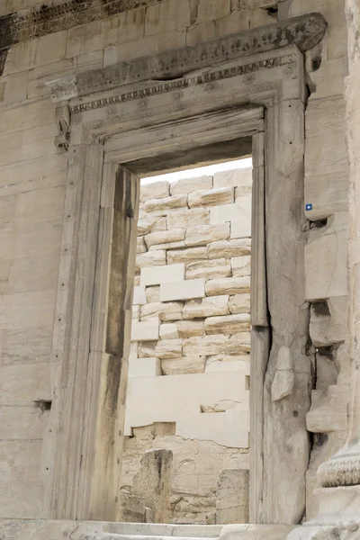 Puerta de entrada del templo de Erechtheion en la Acrópolis en Atenas, Grecia —  Fotos de Stock