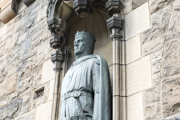 Estatua de un caballero guardián en la puerta de entrada del Castillo de Edimburgo Edimburgo Escocia Reino Unido de Gran Bretaña e Irlanda del Norte —  Fotos de Stock
