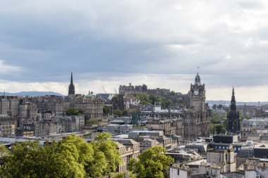 Calton Hill - Edinburg - İskoçya - Büyük Britanya'nın Edinburgh kaleden ve Edinburgh Merkezi görüntülemek