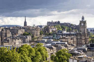 Calton Hill - Edinburg - İskoçya - Büyük Britanya'nın Edinburgh kaleden ve Edinburgh Merkezi görüntülemek