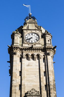 Balmoral Hotel, Edinburgh, İskoçya, Birleşik Krallık'taki Waverley İstasyonu'nun yanında beş yıldızlı lüks otel cephe