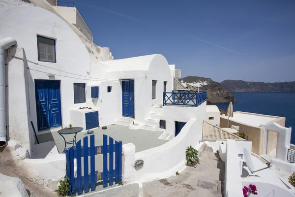 Case bianche di Oia (Ia) a Santorini (Thera) isola - Cicladi in Grecia - Europa — Foto Stock