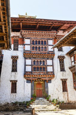 Avlu - iç Luentshe (Lhuntse) Dzong Manastırı Doğu Bhutan'da - Asya