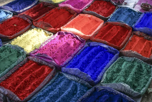 Colorful powders for religious purposes (Hinduism) on a market — Stock Photo, Image
