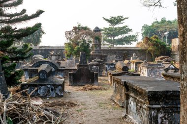 Fort Kochi, Kochin, Cochin, Kerala, Güney Hindistan, Asya 'daki eski Hollanda mezarlığı.