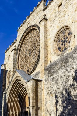 Sant Cugat Manastırı (Katalan: Monestir de Sant Cugat, İspanya