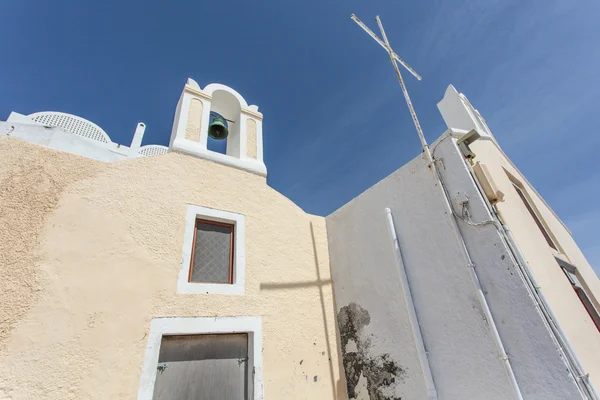 Řecká pravoslavná církev v Oia Santorini, The Cyclades, Řecko. — Stock fotografie
