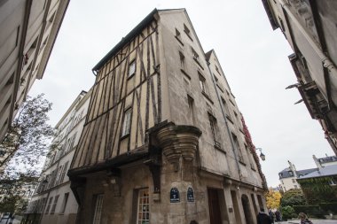 Le Marais Paris - Fransa Ortaçağ evleri