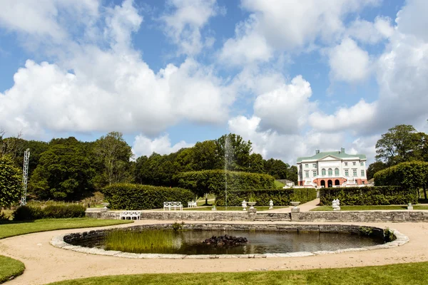 Fachada del palacio Gunnebo Slott en las afueras de Gotemburgo, Suecia, Escandinavia —  Fotos de Stock