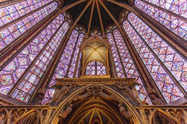Vitray pencereler Sainte Chapelle Paris, Fransa'da bir kraliyet Ortaçağ kilise içinde