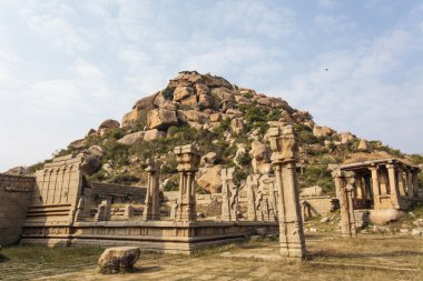 Antik kenti Hampi, Karnataka, Güney Hindistan sokakta fahişe'nın