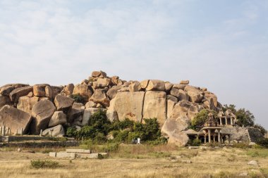 Antik kenti Hampi, Karnataka, Güney Hindistan sokakta fahişe'nın