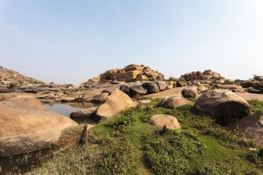 Hampi, bir eski dünya mirası İstanbul - Hindistan (Asya içinde gölde Chakratirtha)