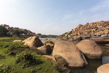 Hampi, bir eski dünya mirası İstanbul - Hindistan (Asya içinde gölde Chakratirtha)