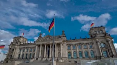 Reichstag Binası, Berlin, Almanya 'da Altın Saat Hızı Hızlandırıldı.