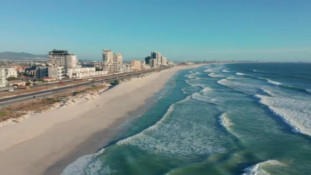 Vista aérea. África do Sul Cidade do Cabo. Lockdown praias vazias. Não há pessoas. — Vídeo de Stock