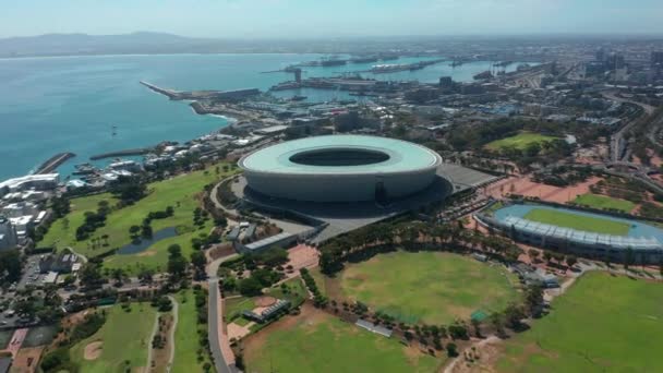 Flygfoto över fotbollsstadion. Kapstaden, Sydafrika. — Stockvideo