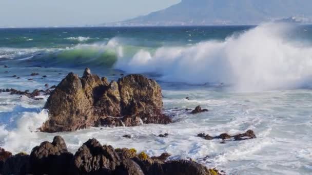 Scenic view of waves at ocean, Fokváros, Dél-Afrika. — Stock videók