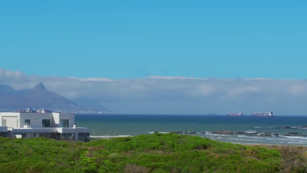 Timelapse ocean view. Large container ships on the horizon. — Stock Video