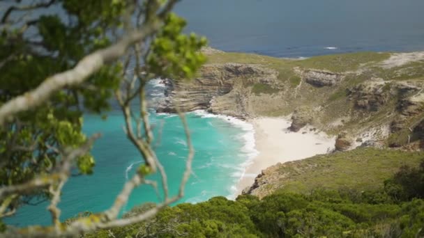 Spectaculair Bordjiesrif strand bij Vasco Da Gama Cross. Kaap de Goede Hoop, meest populaire toeristische attractie, in de buurt van Kaapstad in Cape Peninsula, West-Kaap, Zuid-Afrika. — Stockvideo