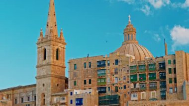 Malta 'nın eski Valletta kasabasının inanılmaz manzarası..