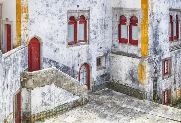 Sintra Courtyard beyaz duvarlı — Stok fotoğraf