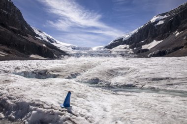 Columbia buz örtüsü üzerinde buzul Meltwater