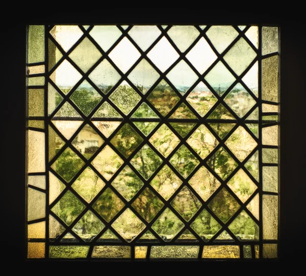 Middelaldervindu av farget glass – stockfoto