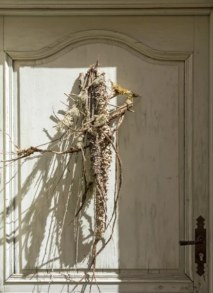 Herbs On Provence Door — Stock Photo, Image