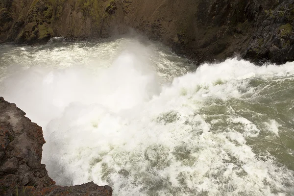 Maalstroom op bovenste Yellowstone Falls — Stockfoto