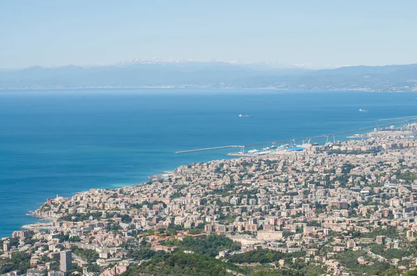 Ceneviz şehrinin güzel manzarası, Liguria, İtalya.