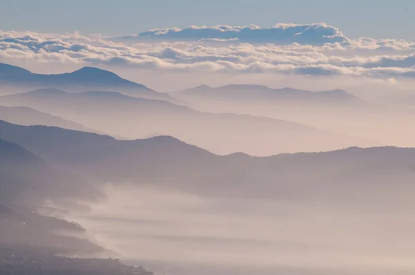Dağlarda güzel bir gün batımı