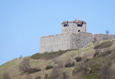 Cenova, İtalya yakınlarındaki eski Puin Kalesi