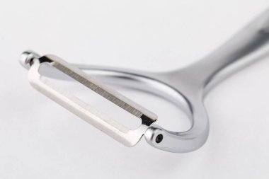 Beyaz izole bir arka planda ayrıştırma bıçağı.