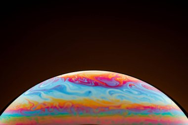 Sabun köpüğünün yarısı, soyut bir yarım daire arka plan. Evrenin ya da gezegenlerin modeli..