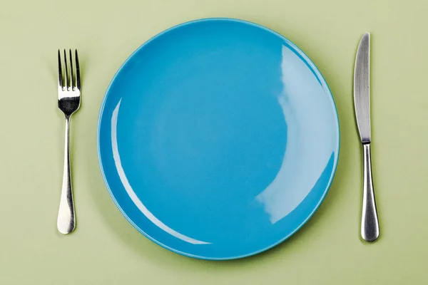 Knife Plate Fork Green Background — Stock Photo, Image